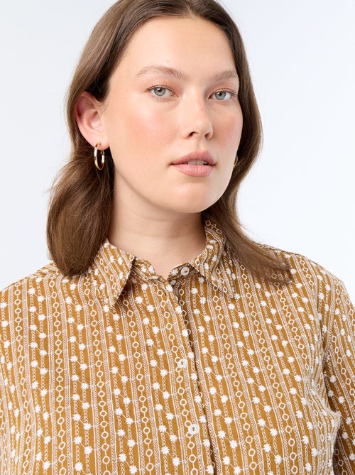 Short-sleeved shirt with embroidered design - Kiabi Short-sleeved shirt with embroidered design - Kiabi