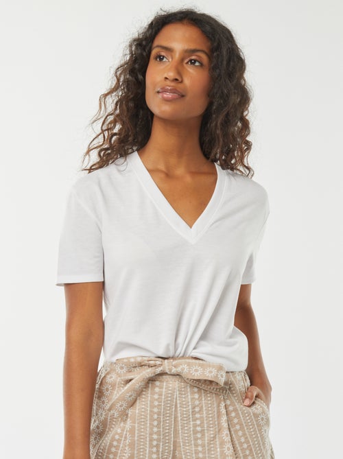 Short-sleeved t-shirt with V-neckline - Kiabi
