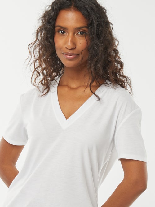 Short-sleeved t-shirt with V-neckline - Kiabi