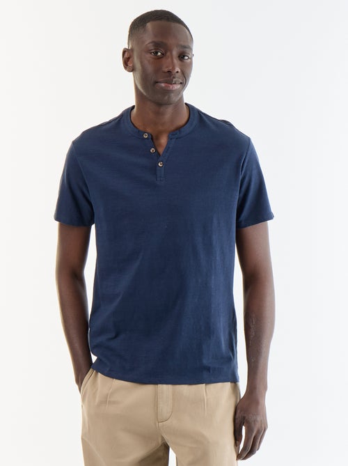 Short-Sleeved Tunisian Collar T-Shirt - Kiabi Short-Sleeved Tunisian Collar T-Shirt - Kiabi