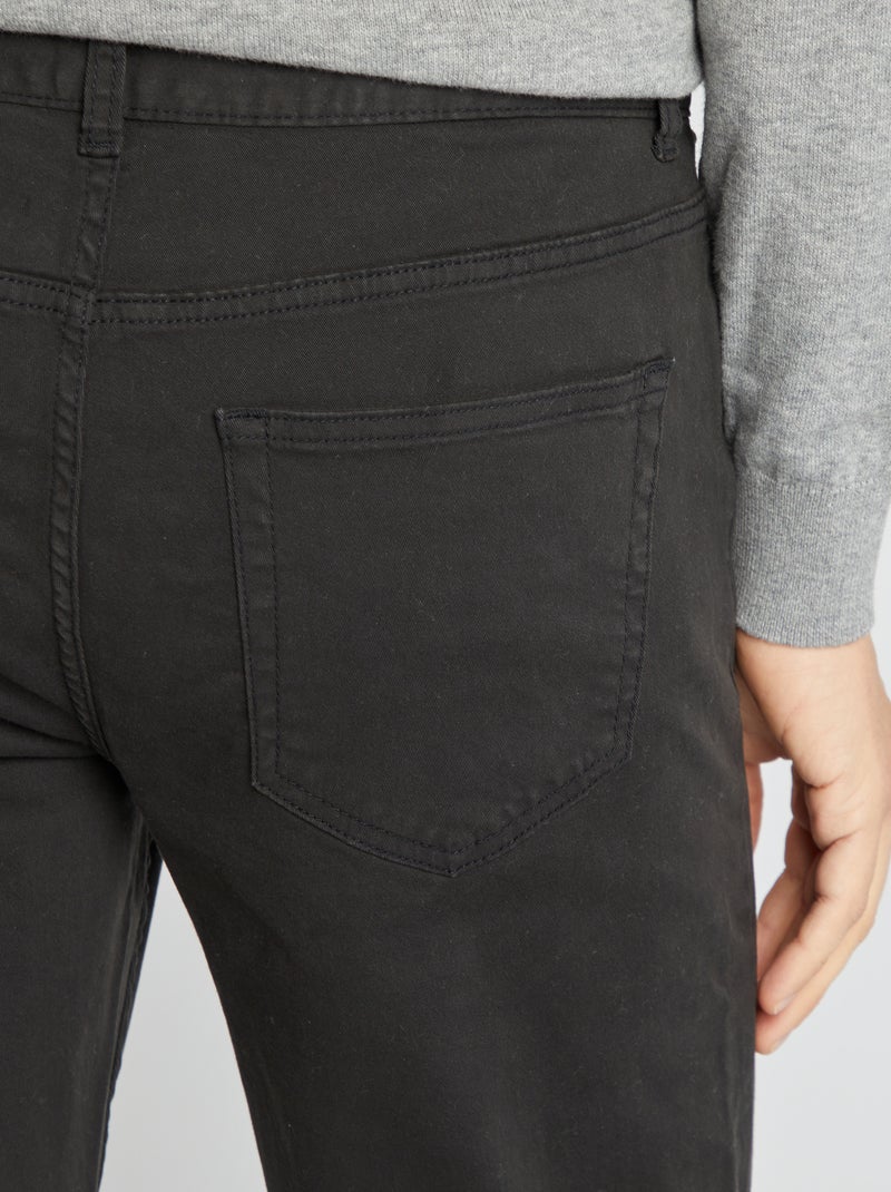 Slim-Fit Chino mit 5 Taschen - L32 Schwarz - Kiabi