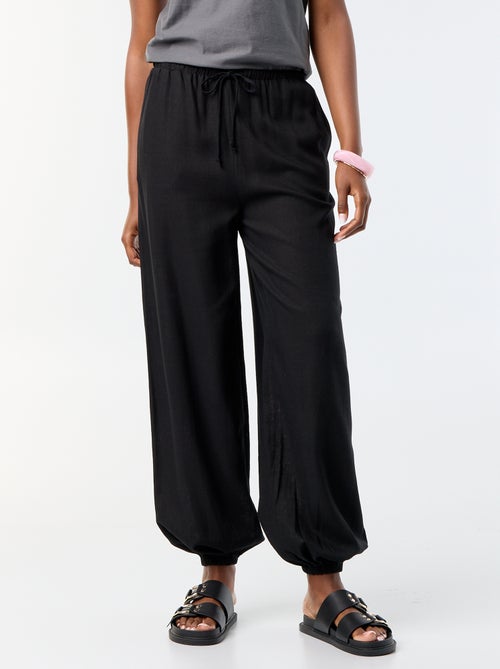 Solid Balloon Fit Pants with 2 Pockets - Kiabi Solid Balloon Fit Pants with 2 Pockets - Kiabi