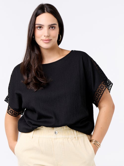 Solid T-shirt with Embroidered & Macramé Sleeves - Kiabi