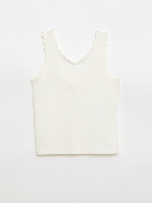 Solid tank top with wavy edges - Kiabi
