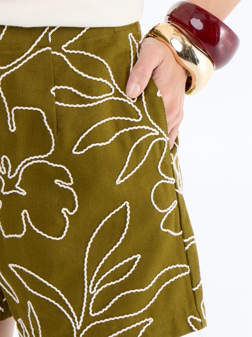 Standard-fit shorts with embroidery - Kiabi