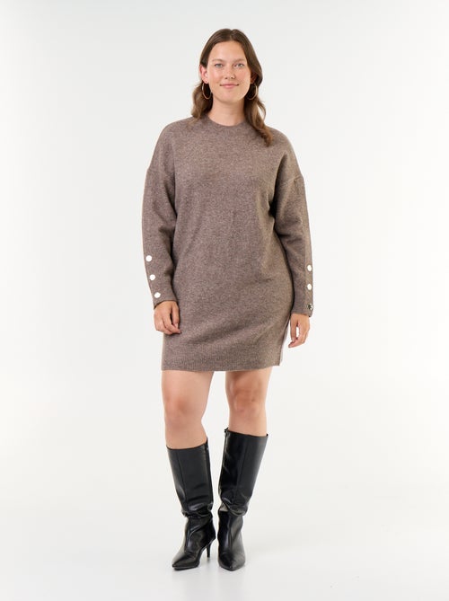 Strickkleid mit geknöpften Ärmeln - Kiabi
