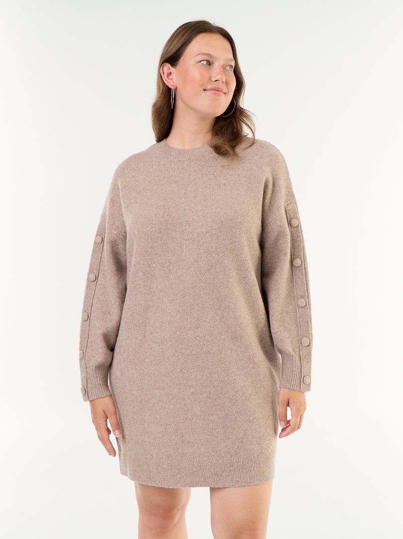 Strickkleid mit Zierknöpfen an den Ärmeln Beige - Kiabi