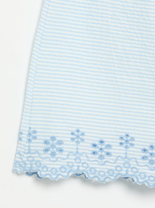 Striped Seersucker Short Romper with Smocking and Embroidery - Kiabi Striped Seersucker Short Romper with Smocking and Embroidery - Kiabi
