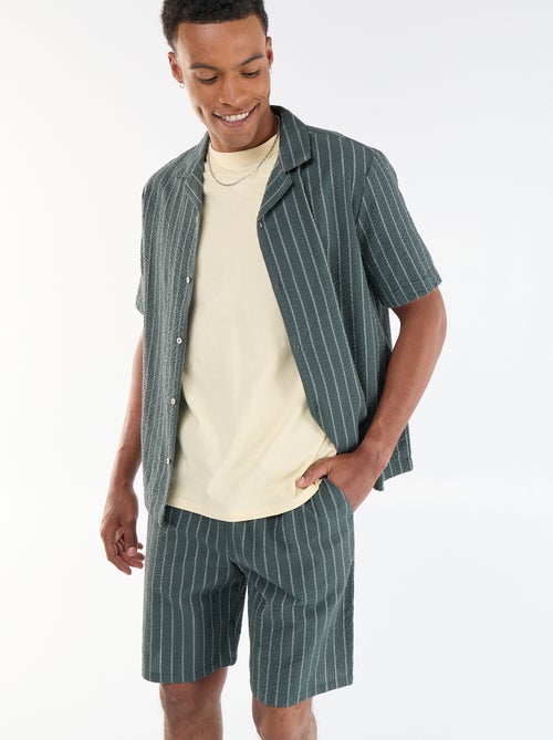 Striped seersucker shorts - Kiabi Striped seersucker shorts - Kiabi