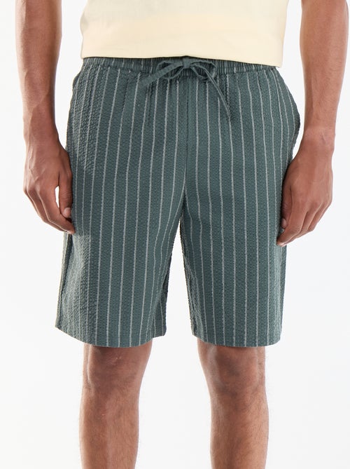 Striped seersucker shorts - Kiabi Striped seersucker shorts - Kiabi
