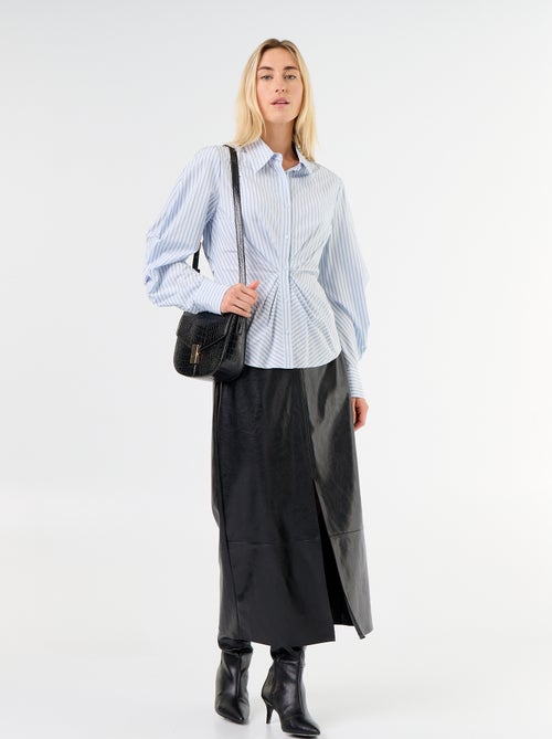 Stylish Front-Fitted Shirt - Kiabi Stylish Front-Fitted Shirt - Kiabi