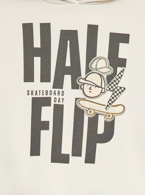 Sweat à capuche avec un imprimé en relief - Kiabi