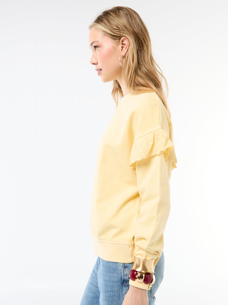 Sweat uni avec volants en borderies anglaises sur les manches Jaune - Kiabi