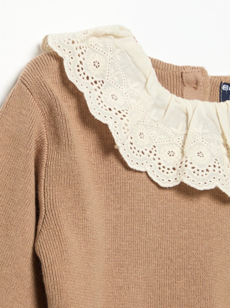 Sweater with decorative eyelet lace collar Brown - Kiabi