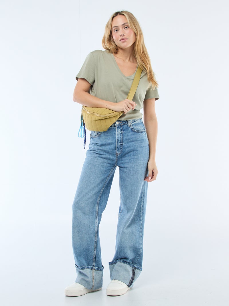 T-shirt à col V Kaki - Kiabi