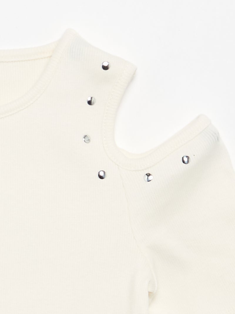 T-shirt a costine con borchie e spalle scoperte Bianco - Kiabi
