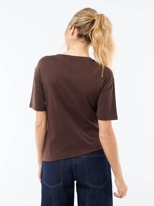 T-shirt à manches courtes drapé avec bijou fantaisie - Kiabi