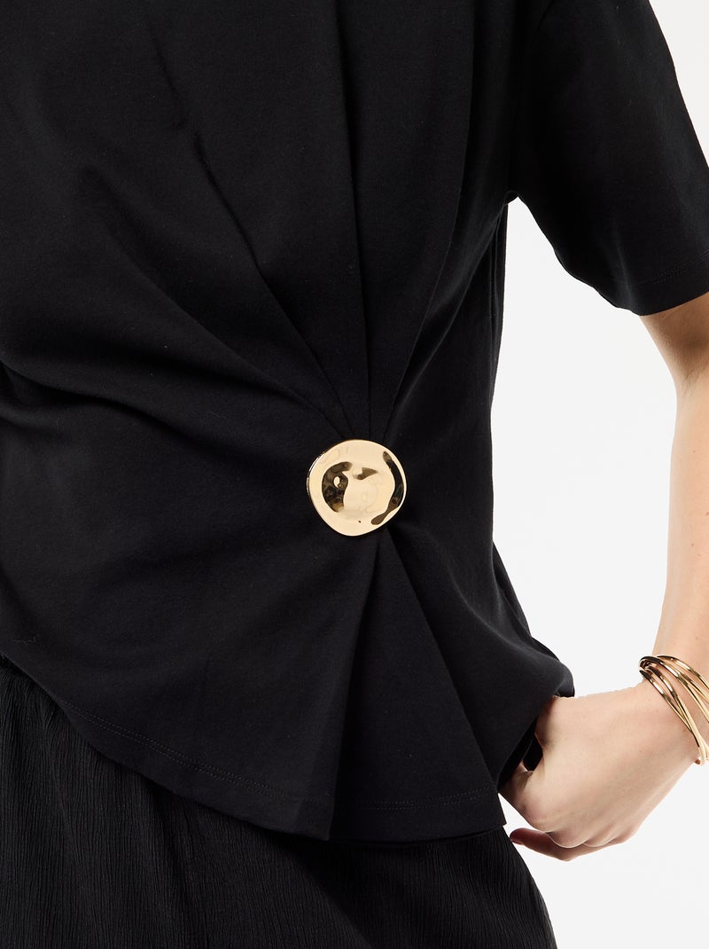 T-shirt à manches courtes drapé avec bijou fantaisie Noir - Kiabi