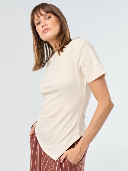 T-shirt a maniche corte asimmetrica - Kiabi T-shirt a maniche corte asimmetrica - Kiabi