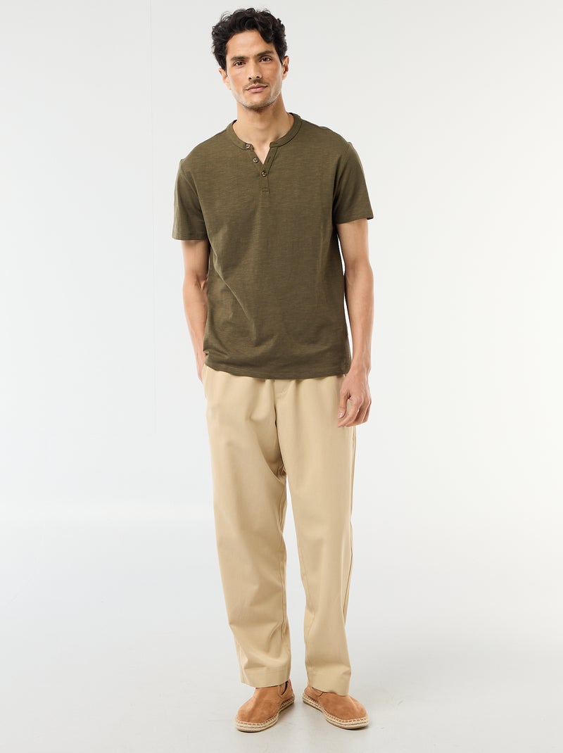 T-shirt a maniche corte con collo alla tunisina Kaki - Kiabi