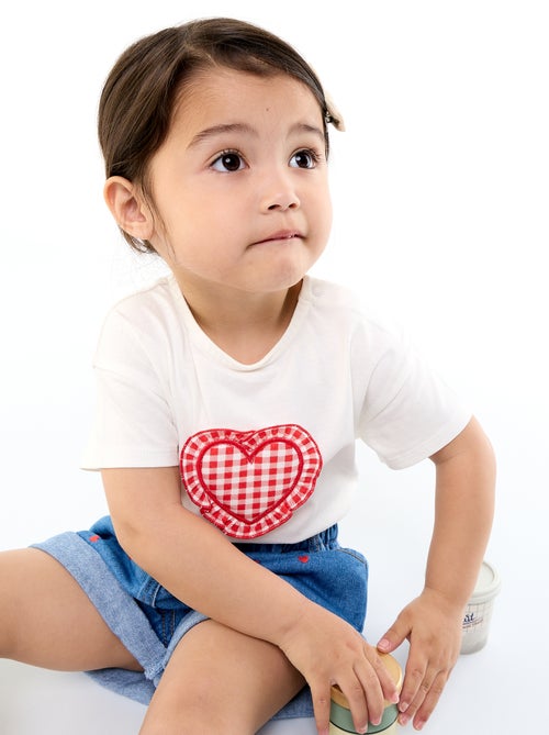 T-shirt a maniche corte con cuore cucito - Kiabi T-shirt a maniche corte con cuore cucito - Kiabi