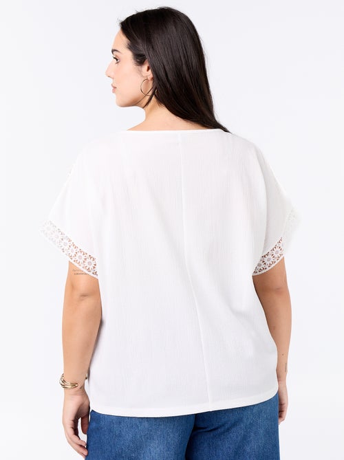 T-shirt a tinta unita con ricamo e macramè sulle maniche - Kiabi