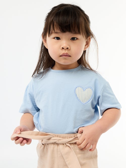 T-Shirt aus Baumwolljersey mit Herz-Patch - Kiabi