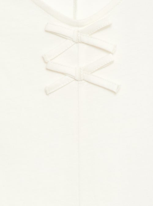 T-shirt avec nœuds fantaisies - Kiabi