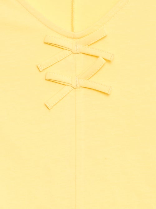 T-shirt avec nœuds fantaisies - Kiabi