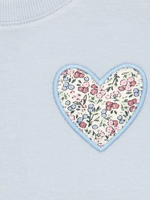 T-shirt avec patch 'cœur' à la poitrine - Kiabi
