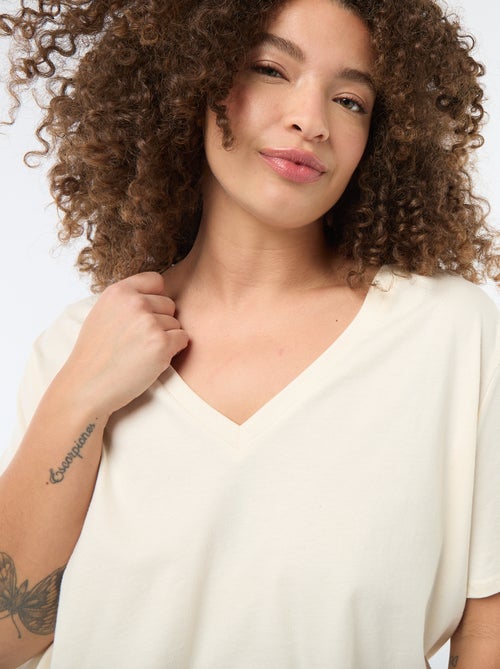 T-shirt basique à manches courtes et col V - Kiabi