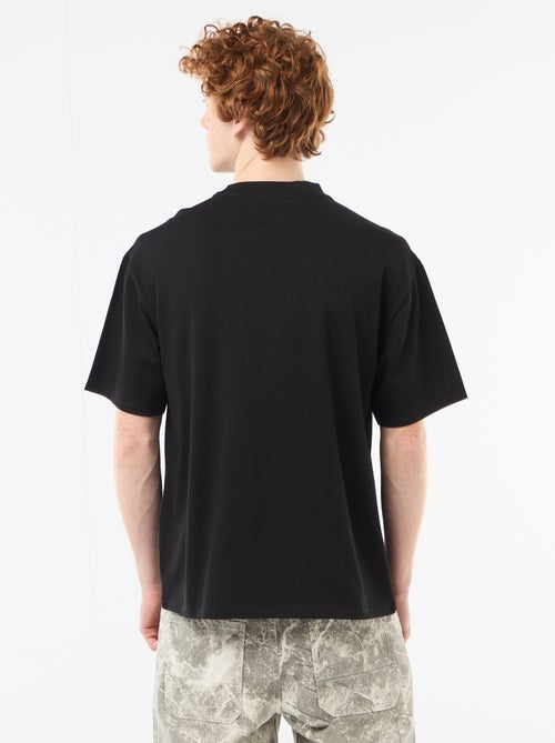 T-shirt col rond avec broderie contrastante - Kiabi