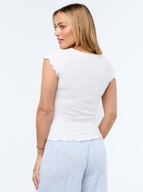 T-shirt côtelé à manches courtes avec manches volantées - Kiabi