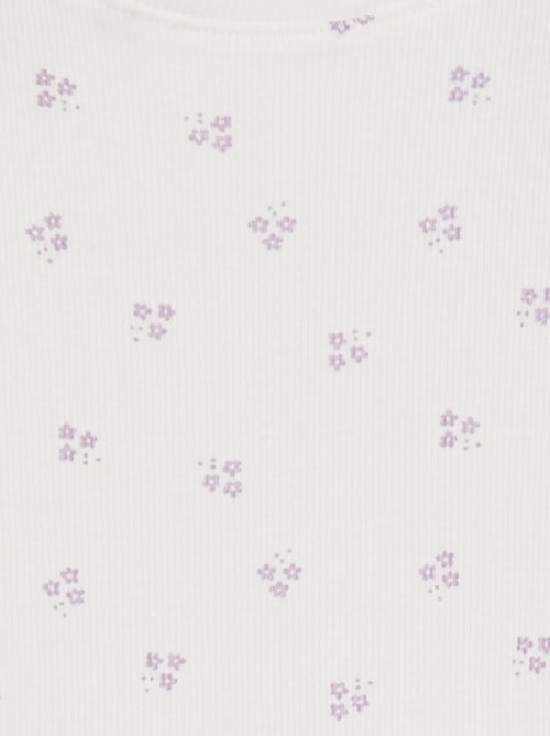 T-shirt côtelé avec bords ondulés et motifs - Kiabi