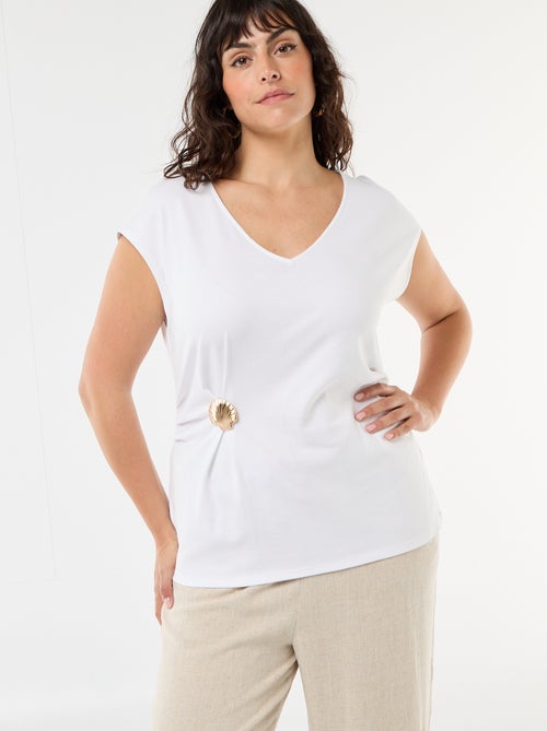 T-shirt drappeggiata con gioiello dorato - Kiabi