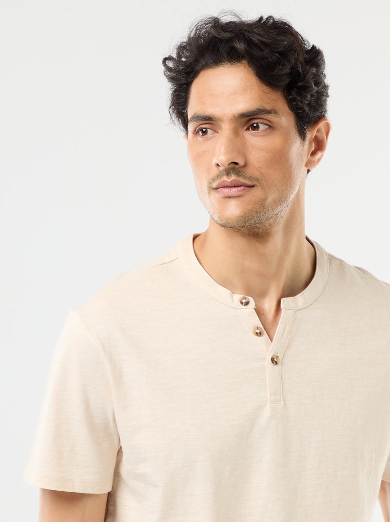 T-shirt manches courtes à col tunisien Beige - Kiabi