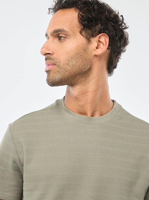 T-shirt manches courtes en maille gaufrée - Kiabi