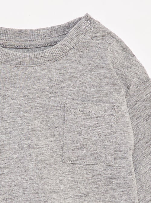 T-shirt manches longues et poche poitrine - Kiabi