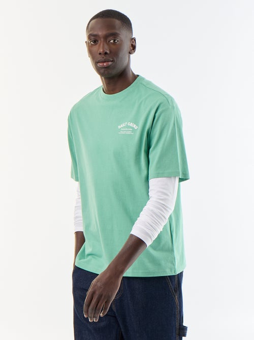 T-Shirt mit Stickereien, Kurzarm - Kiabi T-Shirt mit Stickereien, Kurzarm - Kiabi