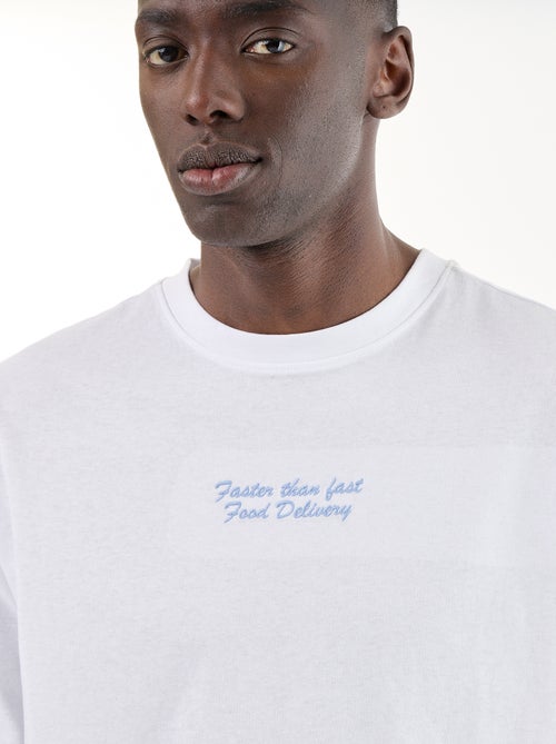 T-Shirt mit Stickereien, Kurzarm - Kiabi T-Shirt mit Stickereien, Kurzarm - Kiabi