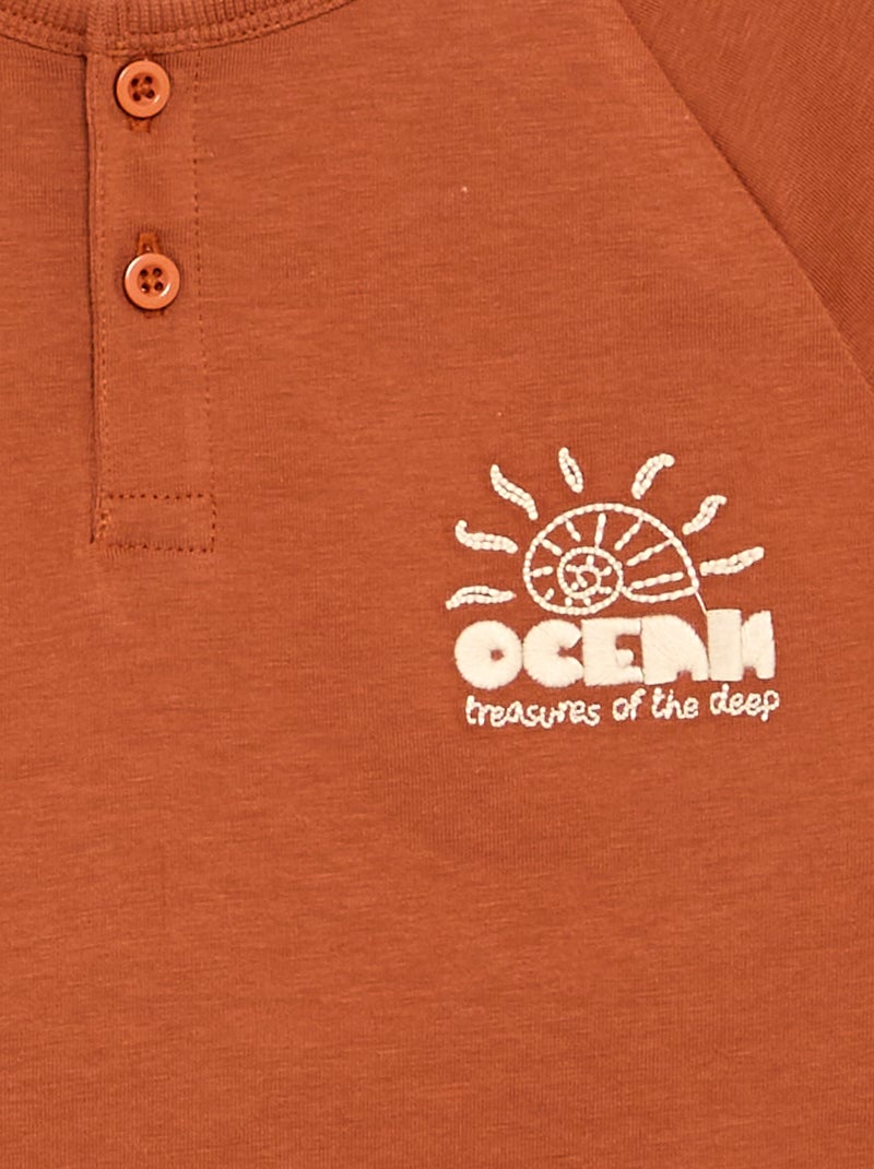 T-shirt ricamata a maniche corte Marrone - Kiabi
