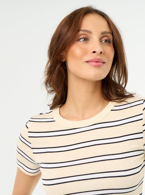 T-shirt stampata a maniche corte con motivo - Kiabi T-shirt stampata a maniche corte con motivo - Kiabi