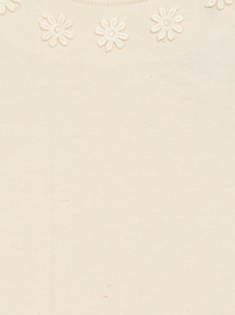 T-shirt uni avec fleurs fantaisies au col Beige - Kiabi