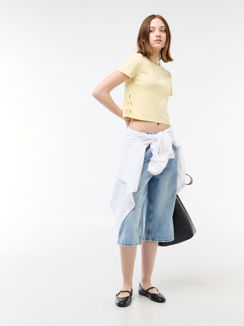 Tee-shirt cropped côtelé avec noeuds - Kiabi