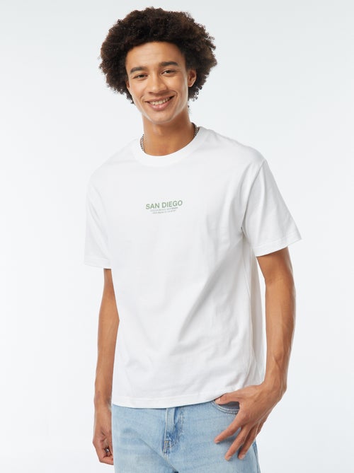 Tee-shirt imprimé poitrine - Kiabi