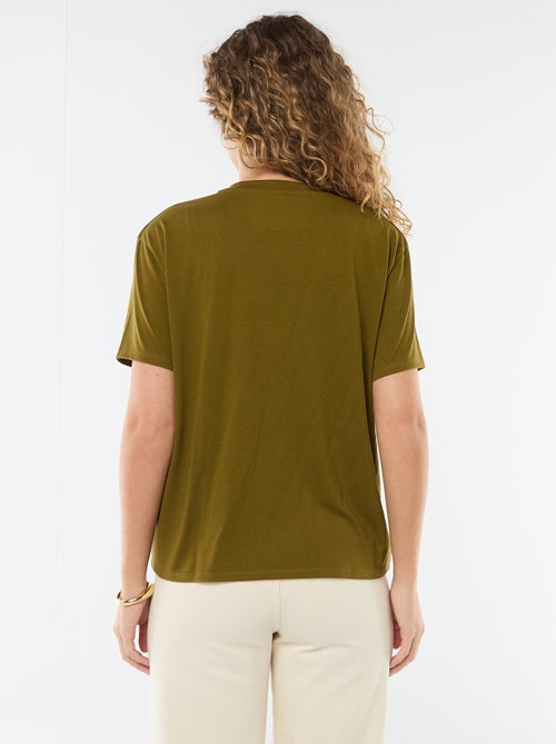 Tee-shirt manches courtes avec encolure en V - Kiabi Tee-shirt manches courtes avec encolure en V - Kiabi