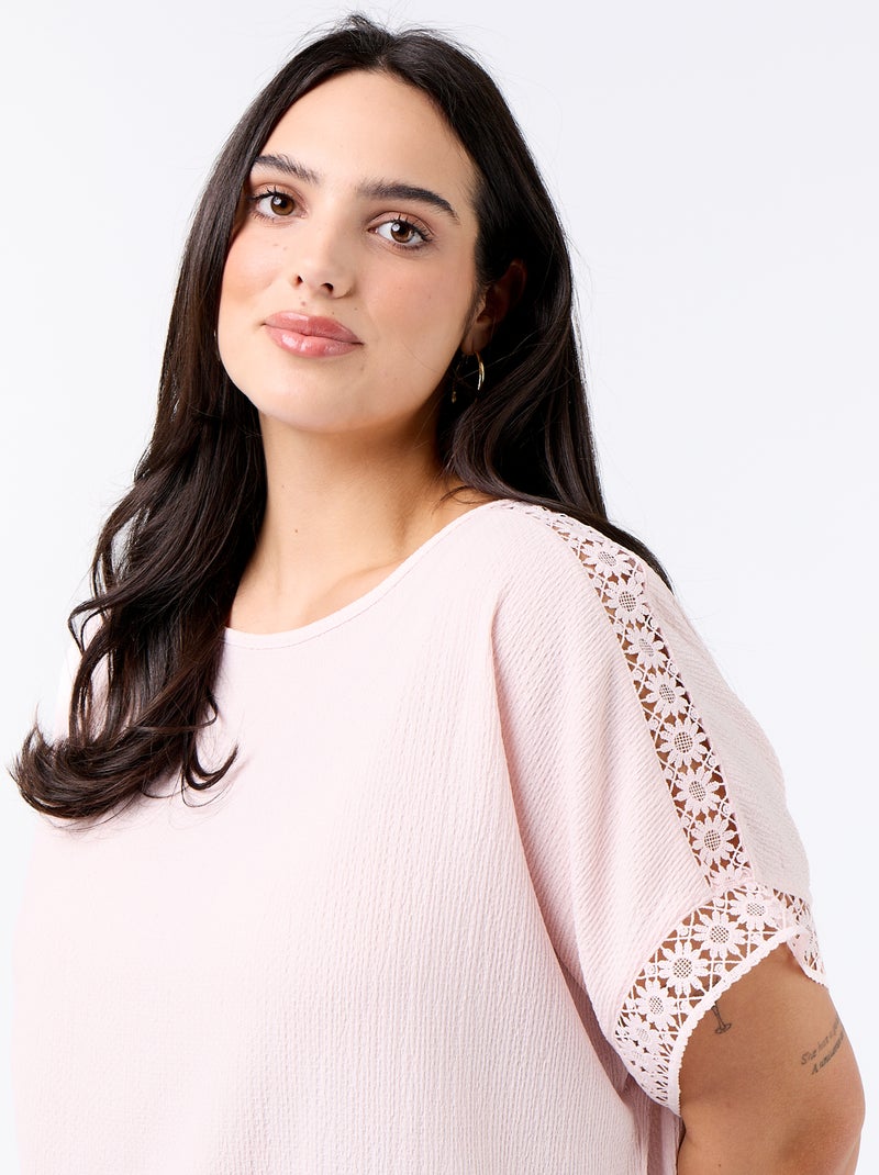 Tee-shirt uni avec broderie et macramé aux manches Rose - Kiabi