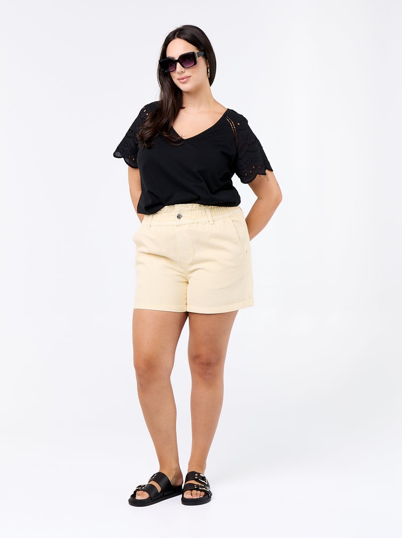 Tee-shirt uni avec broderies sur les manches Noir - Kiabi