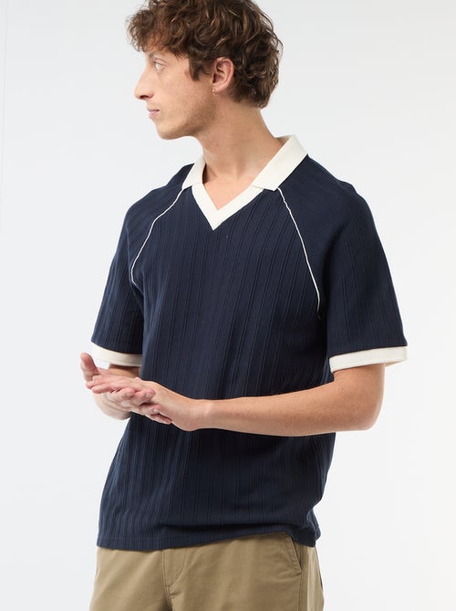 Textured Polo Shirt with Buttonless Polo Collar - Kiabi Textured Polo Shirt with Buttonless Polo Collar - Kiabi