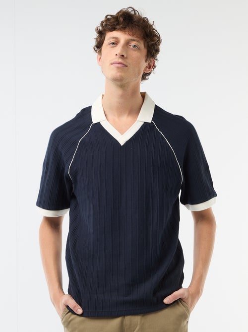Textured Polo Shirt with Buttonless Polo Collar - Kiabi Textured Polo Shirt with Buttonless Polo Collar - Kiabi